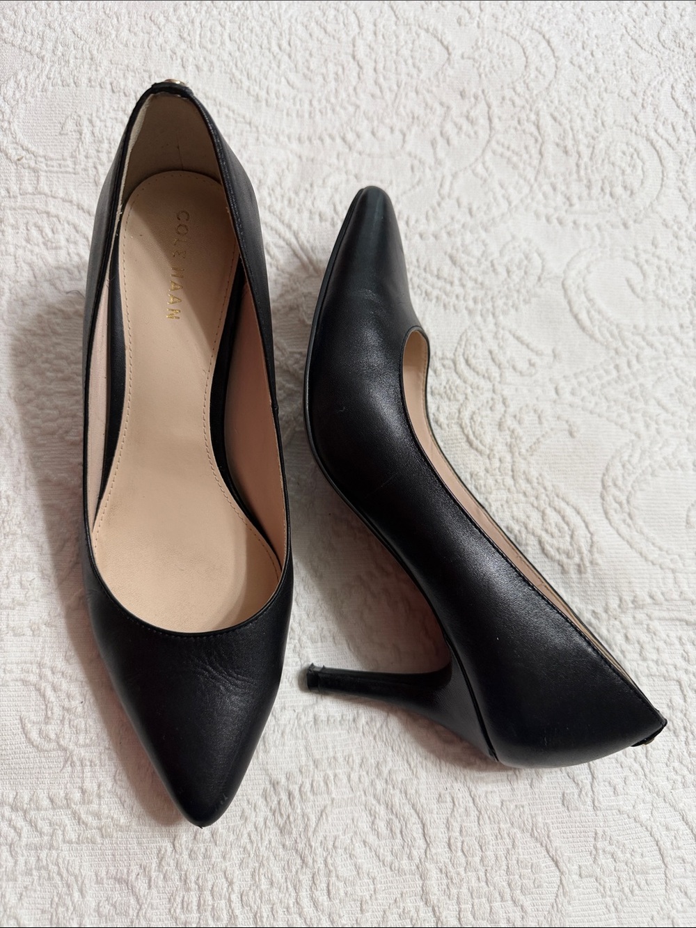 Cole Haan Size 6.5B Women's Black Leather Pointed-Toe Pumps